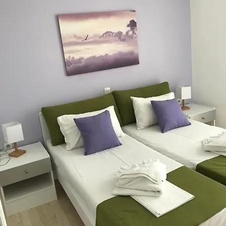 Purple Moon Creta *